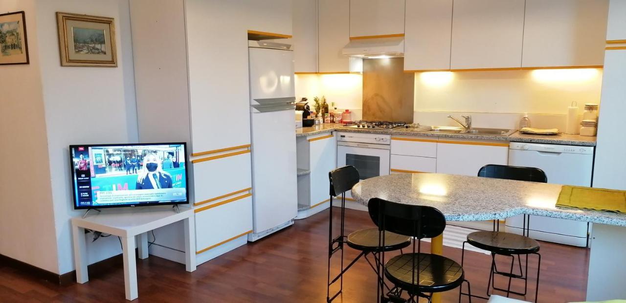 Casa Avezza Apartment โอเมญา ภายนอก รูปภาพ