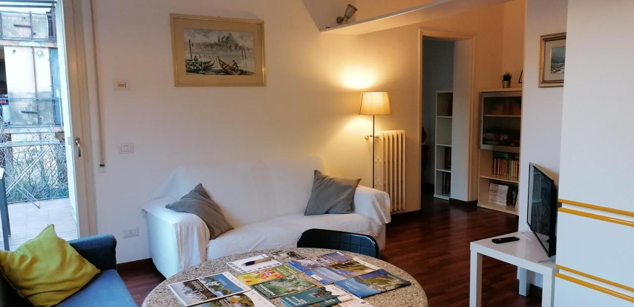 Casa Avezza Apartment โอเมญา ภายนอก รูปภาพ
